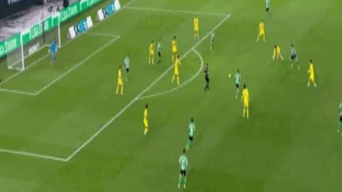 C罗跨界拳击首战尝到胜败滋味，巨星风采闪耀经典体育赛场